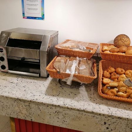 Hotel Apartments Villaggio Dei Fiori 4 Stars Luxury - Great Family Resort - Pet Friendly - With Hypermarket - Delivery Restaurant-Pizzeria - Room Breakfast With Supplement - Ultra Fast Wi-Fi - Play Area For Children - Olympic Swimming Pool - Parking 卡奥莱 外观 照片