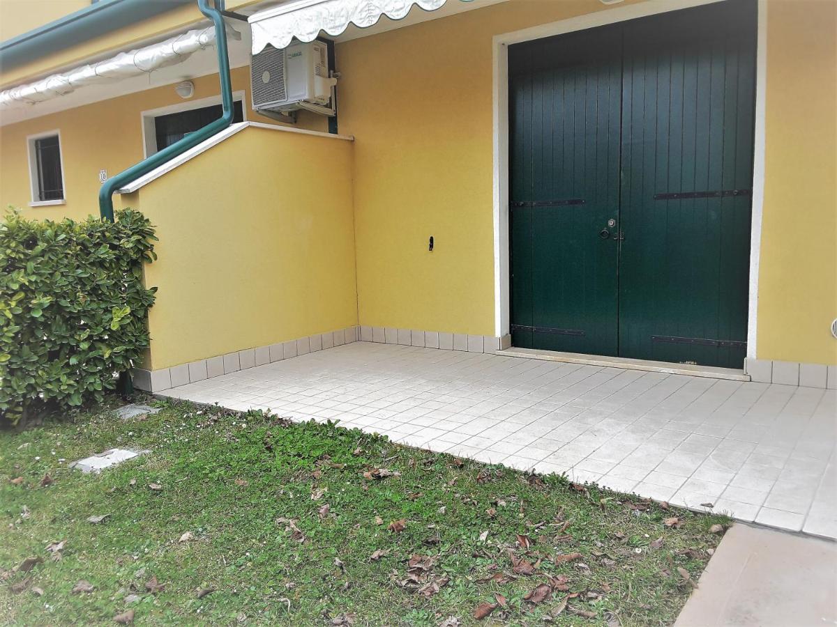 Hotel Apartments Villaggio Dei Fiori 4 Stars Luxury - Great Family Resort - Pet Friendly - With Hypermarket - Delivery Restaurant-Pizzeria - Room Breakfast With Supplement - Ultra Fast Wi-Fi - Play Area For Children - Olympic Swimming Pool - Parking 卡奥莱 外观 照片