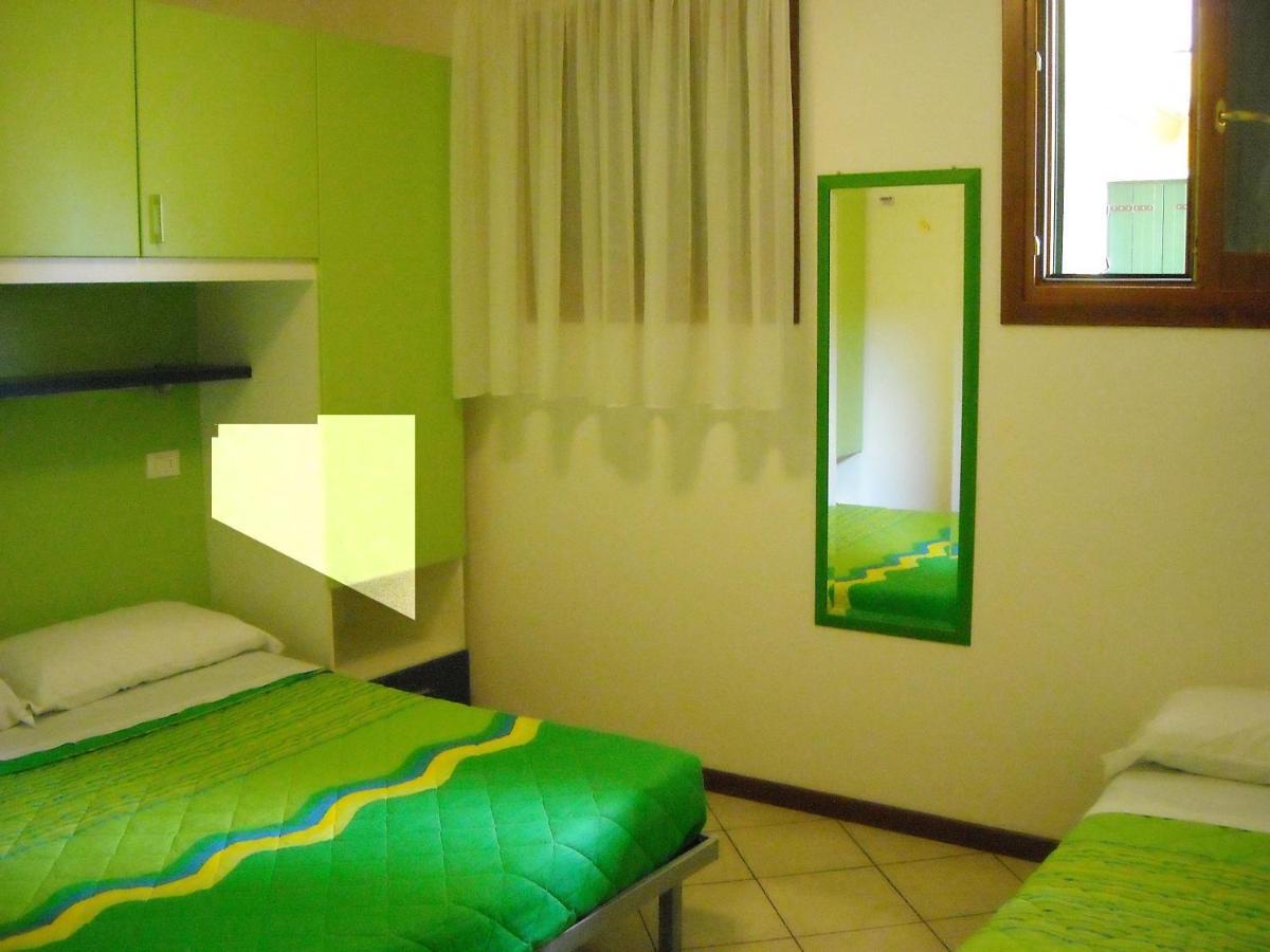 Hotel Apartments Villaggio Dei Fiori 4 Stars Luxury - Great Family Resort - Pet Friendly - With Hypermarket - Delivery Restaurant-Pizzeria - Room Breakfast With Supplement - Ultra Fast Wi-Fi - Play Area For Children - Olympic Swimming Pool - Parking 卡奥莱 外观 照片