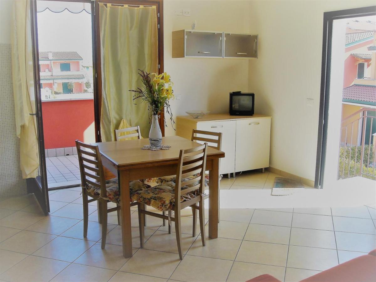 Hotel Apartments Villaggio Dei Fiori 4 Stars Luxury - Great Family Resort - Pet Friendly - With Hypermarket - Delivery Restaurant-Pizzeria - Room Breakfast With Supplement - Ultra Fast Wi-Fi - Play Area For Children - Olympic Swimming Pool - Parking 卡奥莱 外观 照片