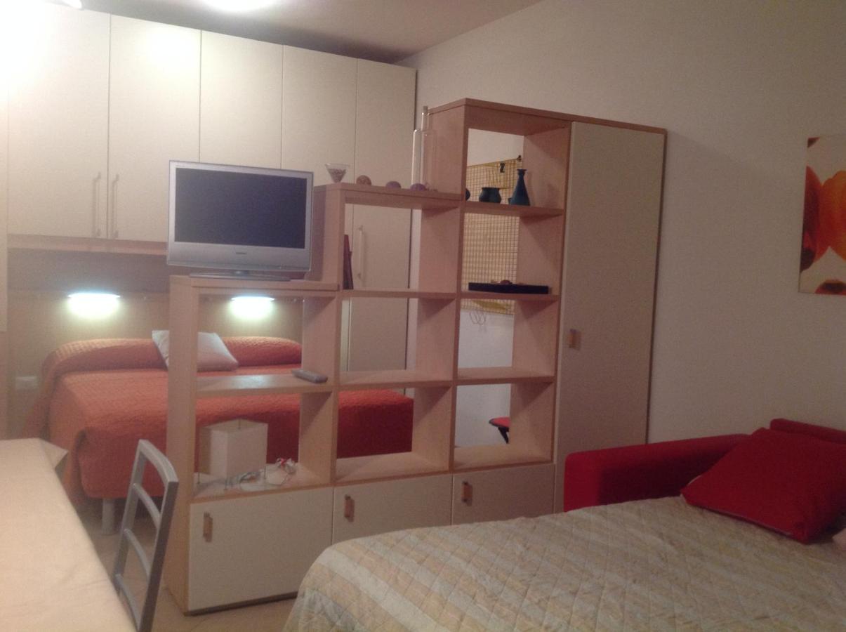 Hotel Apartments Villaggio Dei Fiori 4 Stars Luxury - Great Family Resort - Pet Friendly - With Hypermarket - Delivery Restaurant-Pizzeria - Room Breakfast With Supplement - Ultra Fast Wi-Fi - Play Area For Children - Olympic Swimming Pool - Parking 卡奥莱 外观 照片
