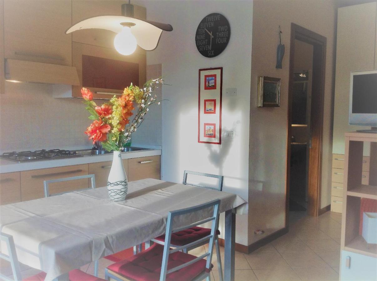 Hotel Apartments Villaggio Dei Fiori 4 Stars Luxury - Great Family Resort - Pet Friendly - With Hypermarket - Delivery Restaurant-Pizzeria - Room Breakfast With Supplement - Ultra Fast Wi-Fi - Play Area For Children - Olympic Swimming Pool - Parking 卡奥莱 外观 照片