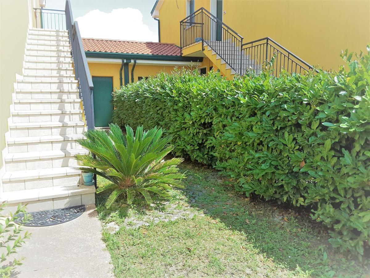 Hotel Apartments Villaggio Dei Fiori 4 Stars Luxury - Great Family Resort - Pet Friendly - With Hypermarket - Delivery Restaurant-Pizzeria - Room Breakfast With Supplement - Ultra Fast Wi-Fi - Play Area For Children - Olympic Swimming Pool - Parking 卡奥莱 外观 照片