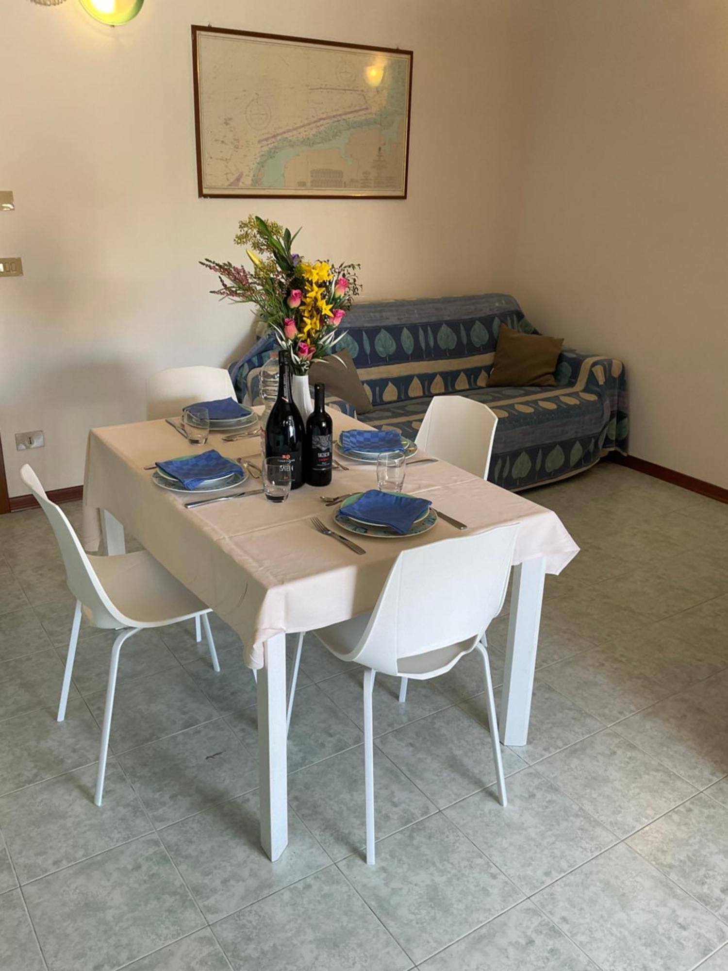 Hotel Apartments Villaggio Dei Fiori 4 Stars Luxury - Great Family Resort - Pet Friendly - With Hypermarket - Delivery Restaurant-Pizzeria - Room Breakfast With Supplement - Ultra Fast Wi-Fi - Play Area For Children - Olympic Swimming Pool - Parking 卡奥莱 外观 照片