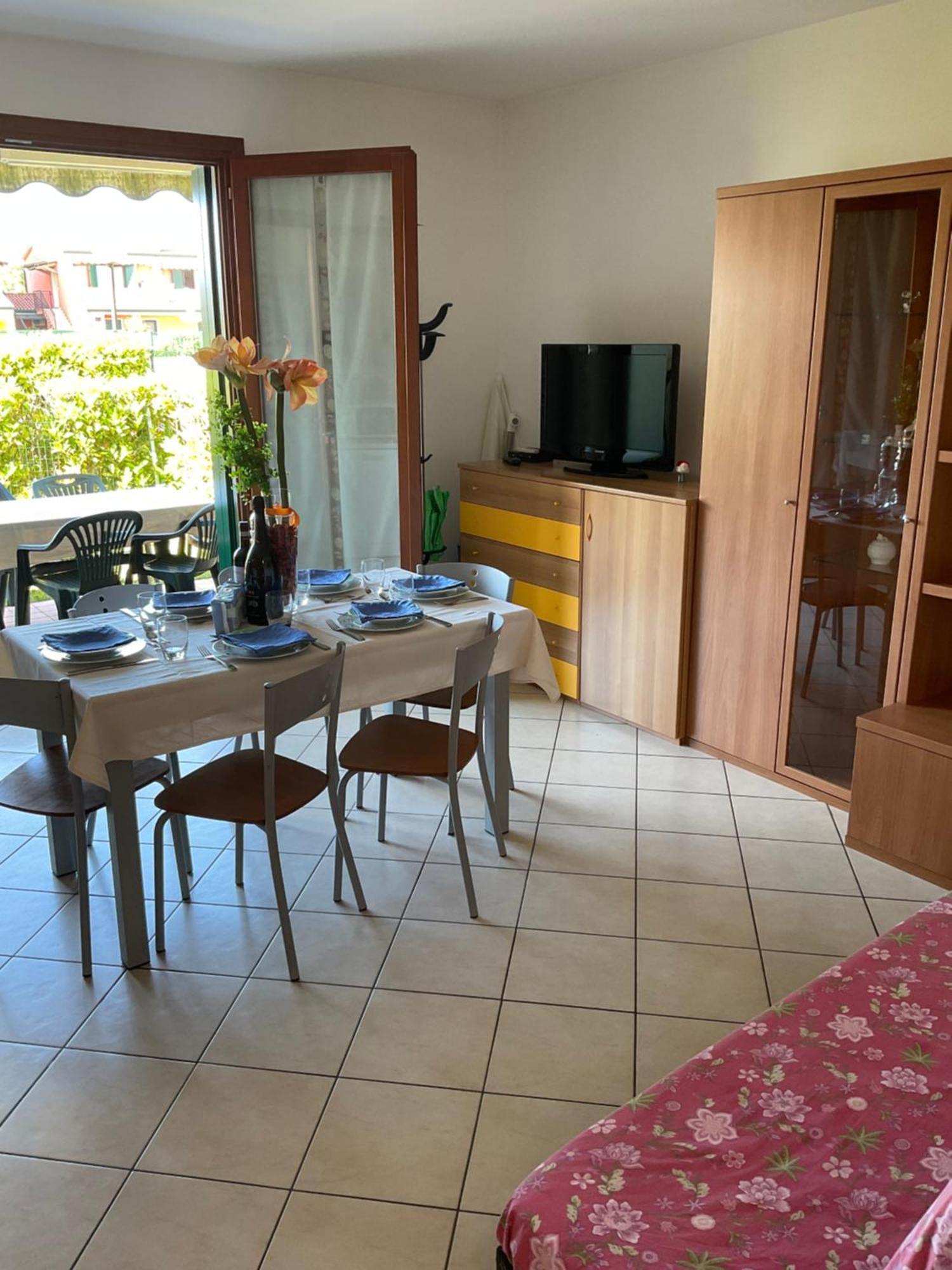 Hotel Apartments Villaggio Dei Fiori 4 Stars Luxury - Great Family Resort - Pet Friendly - With Hypermarket - Delivery Restaurant-Pizzeria - Room Breakfast With Supplement - Ultra Fast Wi-Fi - Play Area For Children - Olympic Swimming Pool - Parking 卡奥莱 外观 照片