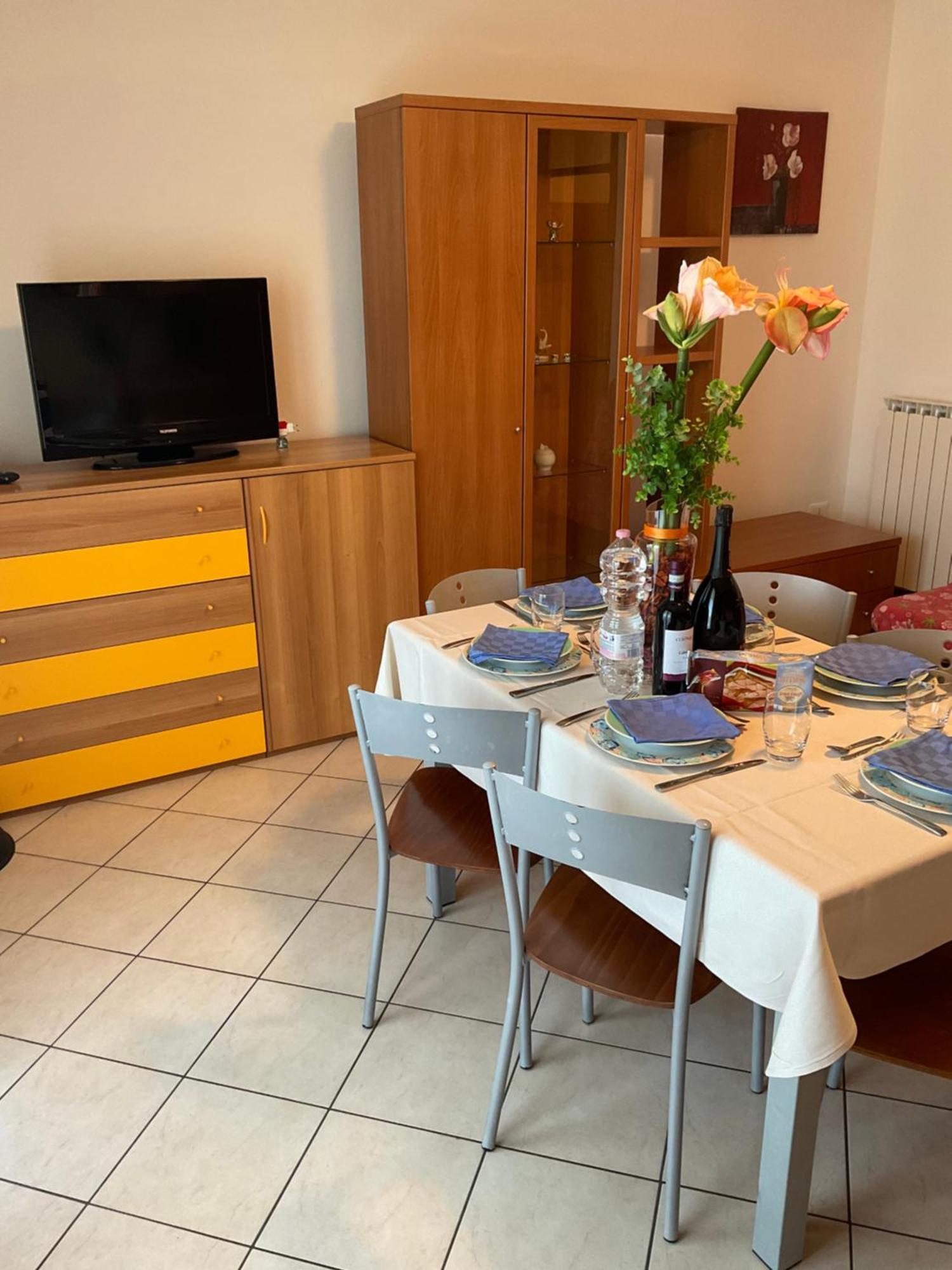 Hotel Apartments Villaggio Dei Fiori 4 Stars Luxury - Great Family Resort - Pet Friendly - With Hypermarket - Delivery Restaurant-Pizzeria - Room Breakfast With Supplement - Ultra Fast Wi-Fi - Play Area For Children - Olympic Swimming Pool - Parking 卡奥莱 外观 照片