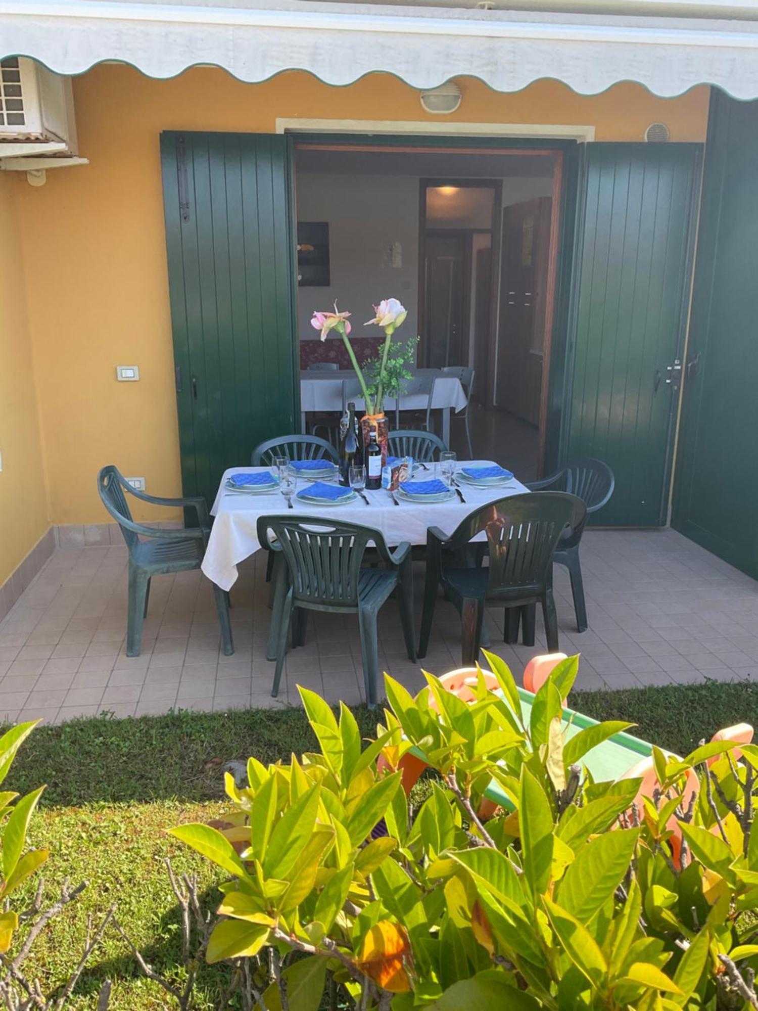 Hotel Apartments Villaggio Dei Fiori 4 Stars Luxury - Great Family Resort - Pet Friendly - With Hypermarket - Delivery Restaurant-Pizzeria - Room Breakfast With Supplement - Ultra Fast Wi-Fi - Play Area For Children - Olympic Swimming Pool - Parking 卡奥莱 外观 照片